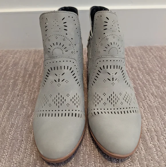 Unbranded Gray Ankle Boots - Picture 2 of 8